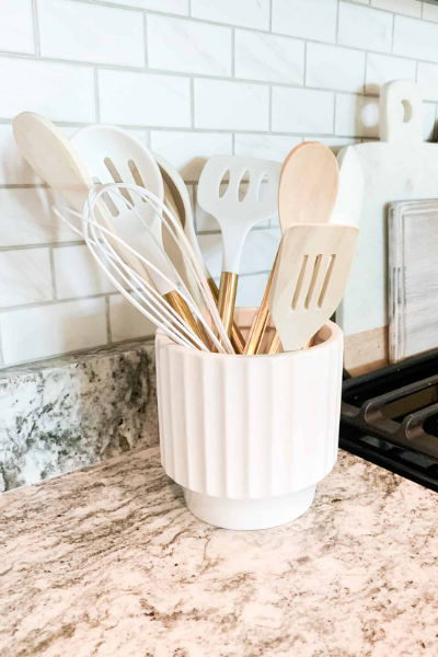 Looking for the all-time best utensil sets for you kitchen? Here are a variety of trendy and classic utensil sets that will be the perfect addition to your kitchen.